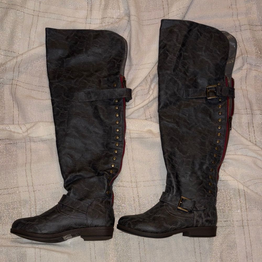 Stylish Black Knee-High Boots